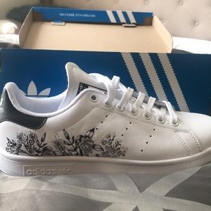 BRAND NEW Sam Smith W Adidas classics!!!!